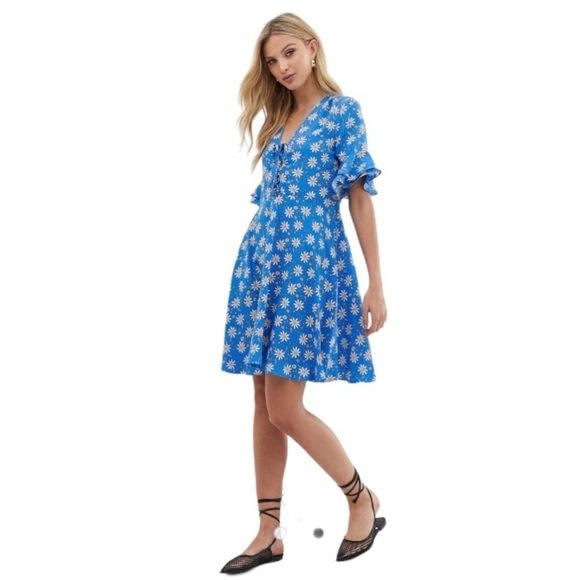 NWT ASOS Y.A.S Bell Ruffle Sleeves Daisy Floral Print Blue Midi Dress Sz 10 P - Picture 6 of 8